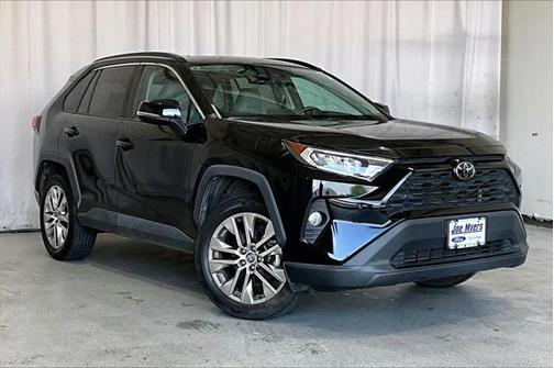 2020 Toyota RAV4 XLE Premium