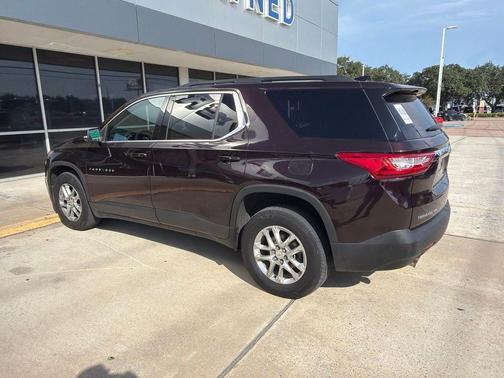 Black Cherry Metallic 2021 Chevrolet Traverse LT Cloth