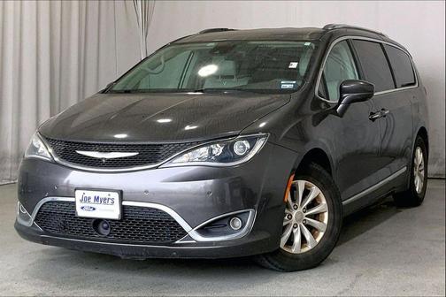 2018 Chrysler Pacifica Touring-L Plus