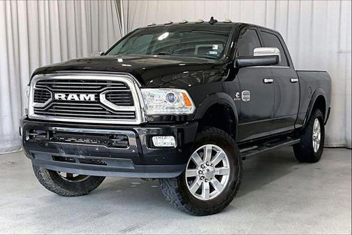 Brilliant Black Crystal Pearlcoat 2018 RAM 2500 Longhorn