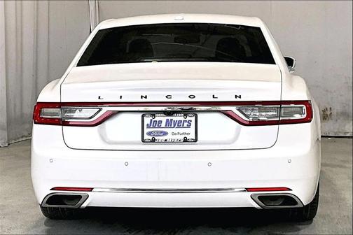 2017 Lincoln Continental Black Label