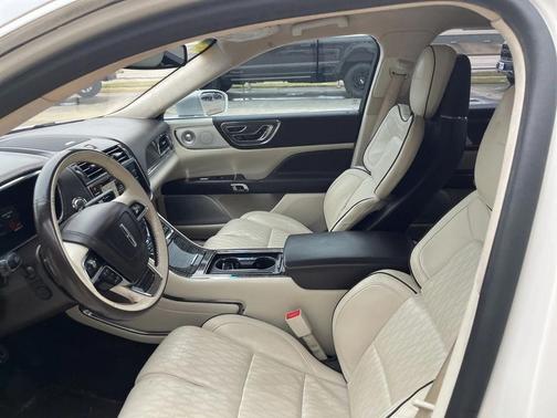 2017 Lincoln Continental Black Label