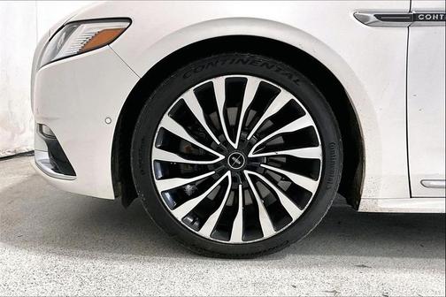 2017 Lincoln Continental Black Label