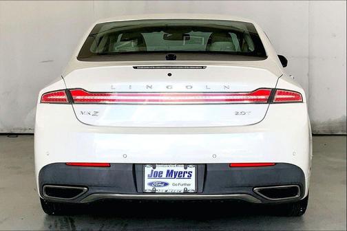 White Platinum Metallic Tri-Coat 2017 Lincoln MKZ Base