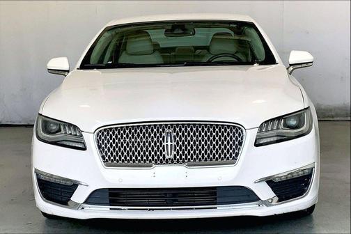 White Platinum Metallic Tri-Coat 2017 Lincoln MKZ Base
