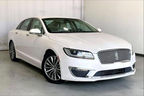 White Platinum Metallic Tri-Coat 2017 Lincoln MKZ Base