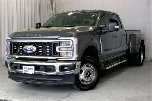Carbonized Gray Metallic 2025 Ford F-350 Lariat