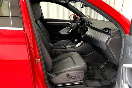2024 Audi Q3 Premium 45 TFSI S line quattro Tiptronic