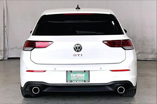Opal White Pearl 2024 Volkswagen Golf GTI 2.0T SE DSG