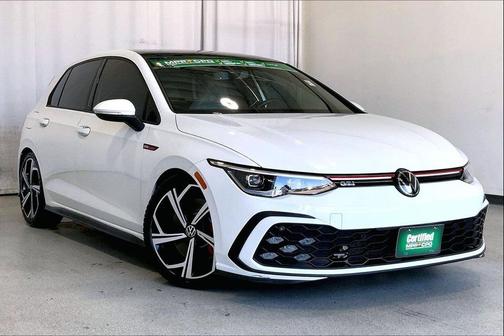 Opal White Pearl 2024 Volkswagen Golf GTI 2.0T SE DSG