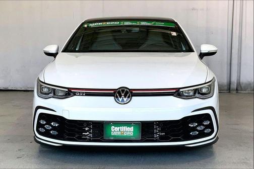 Opal White Pearl 2024 Volkswagen Golf GTI 2.0T SE DSG