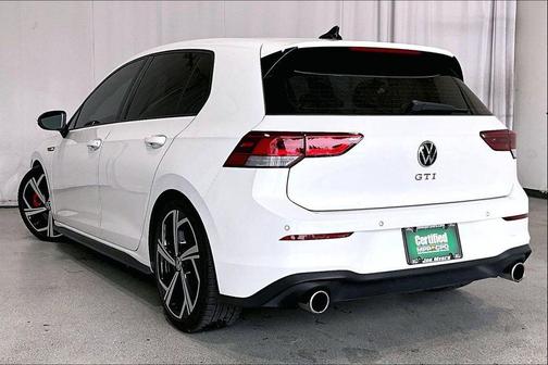 Opal White Pearl 2024 Volkswagen Golf GTI 2.0T SE DSG