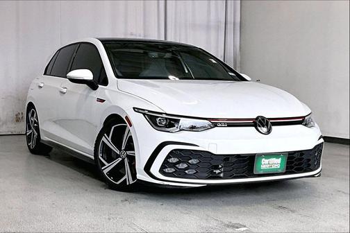 Opal White Pearl 2024 Volkswagen Golf GTI 2.0T SE DSG