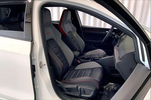 Opal White Pearl 2024 Volkswagen Golf GTI 2.0T SE DSG