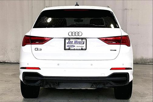 2025 Audi Q3 Premium 45 TFSI S line quattro Tiptronic