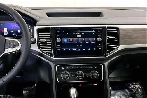 2022 Volkswagen Atlas 3.6L SE w/Technology