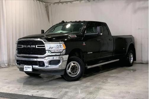 2022 RAM 3500 Tradesman Crew Cab 4x4 8' Box