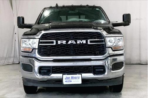 2022 RAM 3500 Tradesman Crew Cab 4x4 8' Box