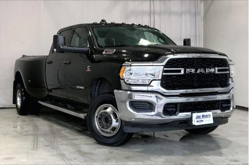 2022 RAM 3500 Tradesman Crew Cab 4x4 8' Box