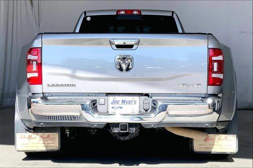 2022 RAM 3500 Laramie Crew Cab 4x4 8' Box