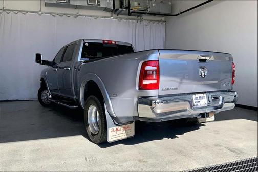 2022 RAM 3500 Laramie Crew Cab 4x4 8' Box