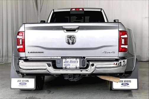 2022 RAM 3500 Laramie Crew Cab 4x4 8' Box