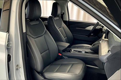 Space White Metallic 2026 Ford Explorer Active