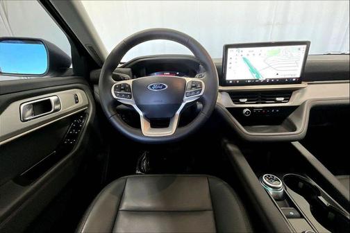 Space White Metallic 2026 Ford Explorer Active