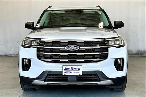 Space White Metallic 2026 Ford Explorer Active