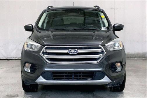 Magnetic Metallic 2017 Ford Escape SE