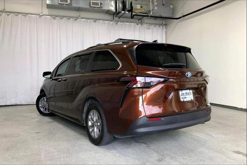 2023 Toyota Sienna XLE