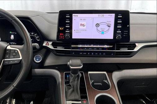 2023 Toyota Sienna XLE