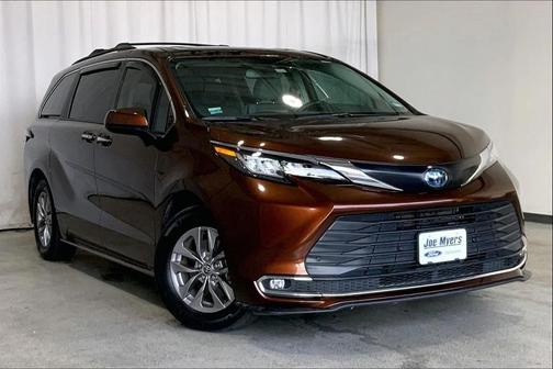 2023 Toyota Sienna XLE