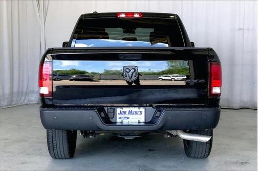 2024 RAM 1500 Classic Warlock Crew Cab 4x4 5'7' Box