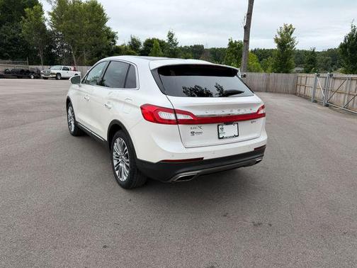 White Platinum Metallic Tri-Coat 2017 Lincoln MKX Reserve