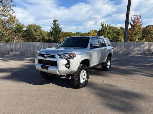 Classic Silver Metallic 2022 Toyota 4Runner SR5