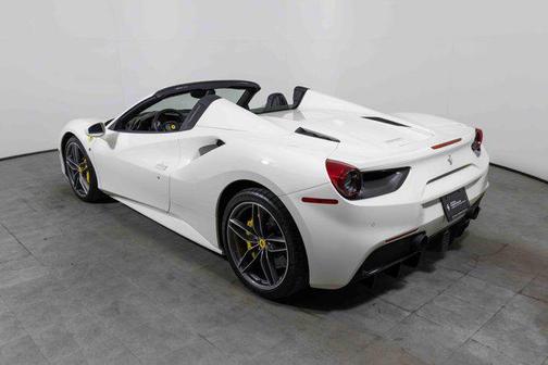 2018 Ferrari 488 Spider Base