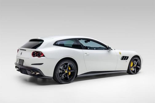 Bianco Avus 2017 Ferrari GTC4Lusso T