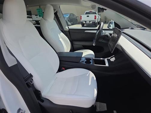 Pearl White Multi-Coat 2024 Tesla Model Y Long Range AWD
