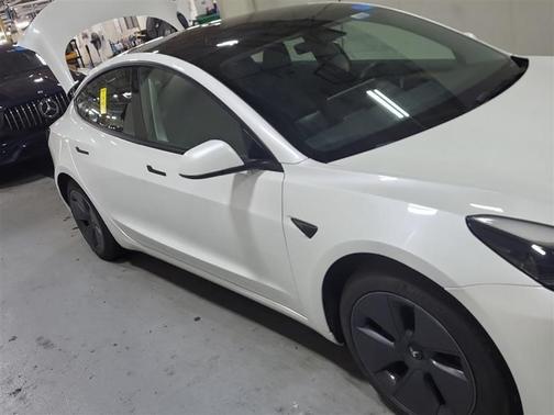 Pearl White Multi-Coat 2023 Tesla Model 3 Standard Range Plus
