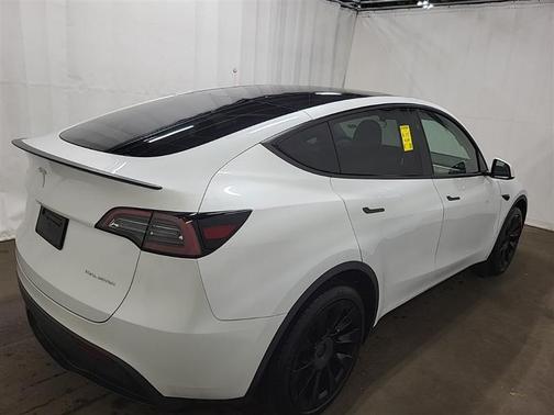 Pearl White Multi-Coat 2023 Tesla Model Y Long Range Dual Motor All-Wheel Drive