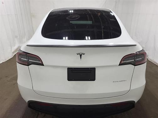 Pearl White Multi-Coat 2023 Tesla Model Y Long Range Dual Motor All-Wheel Drive