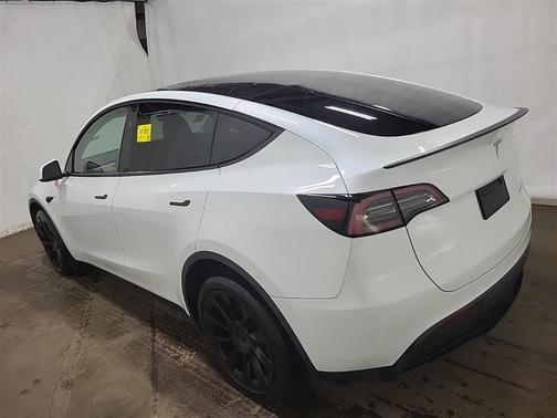 Pearl White Multi-Coat 2023 Tesla Model Y Long Range Dual Motor All-Wheel Drive