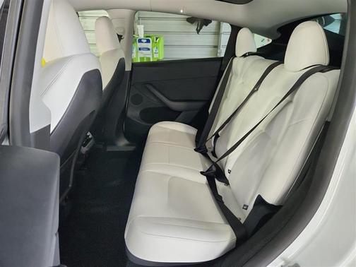 Pearl White Multi-Coat 2023 Tesla Model Y Long Range AWD