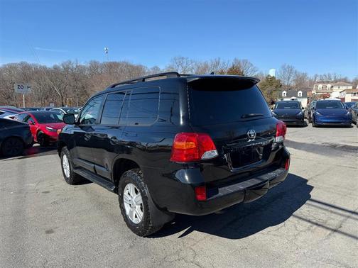 2015 Toyota Land Cruiser Base