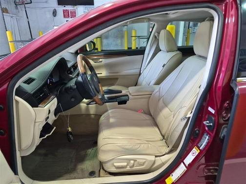 Matador Red Mica 2013 Lexus ES 300h Base