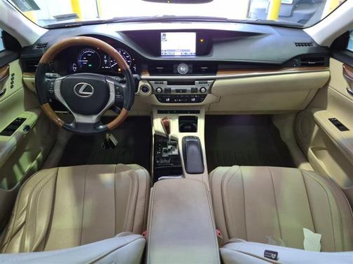 Matador Red Mica 2013 Lexus ES 300h Base