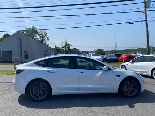 Pearl White Multi-Coat 2023 Tesla Model 3 Standard Range Plus