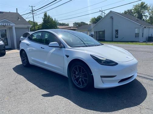 Pearl White Multi-Coat 2023 Tesla Model 3 Standard Range Plus