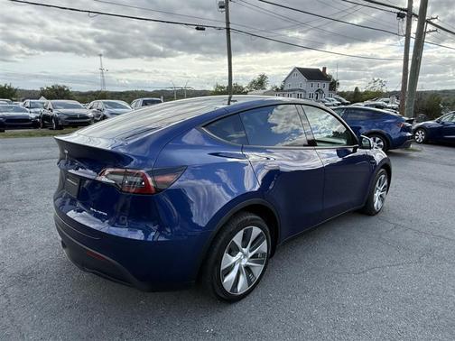 2022 Tesla Model Y Long Range Dual Motor All-Wheel Drive